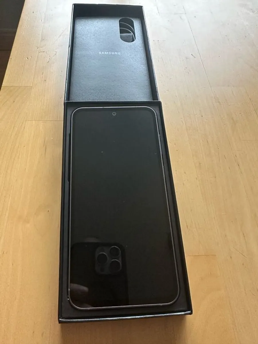 Samsung Galaxy S23fe 128 gb Unlocked - Image 1