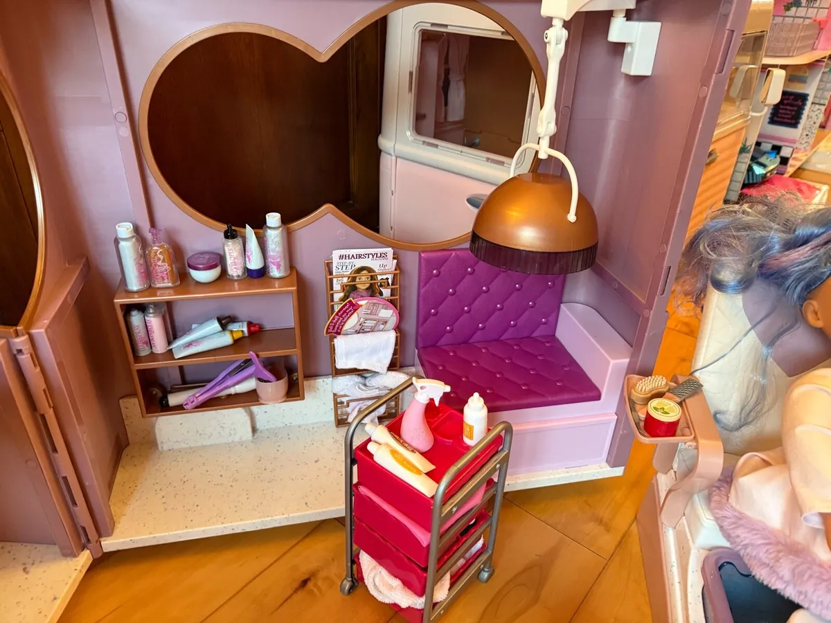 Our generation salon, dolls and accessories - Image 3