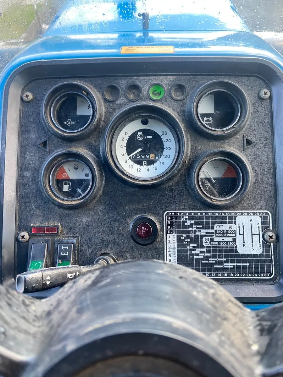 Ford 8210 - Image 4
