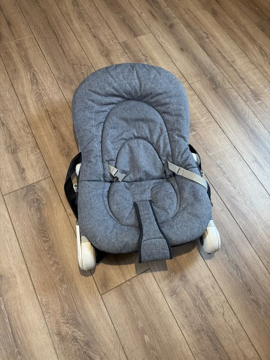 Chicco Hoopla Bouncer - Image 1