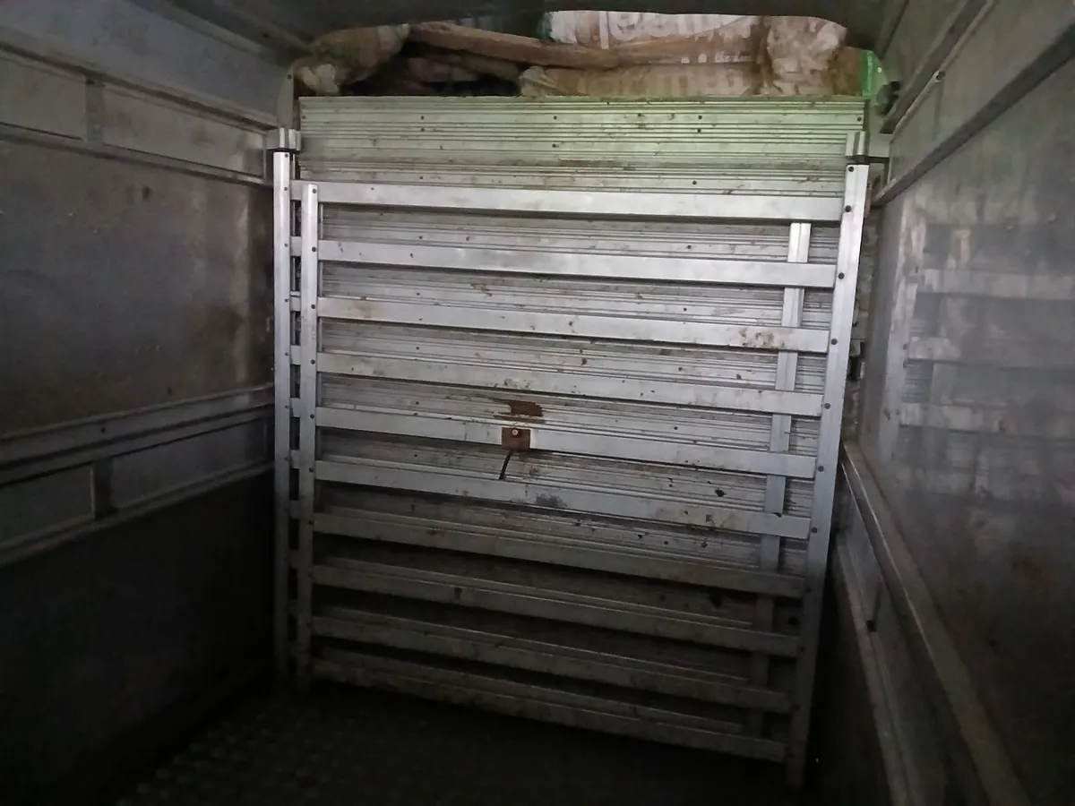 Trailer - Image 3
