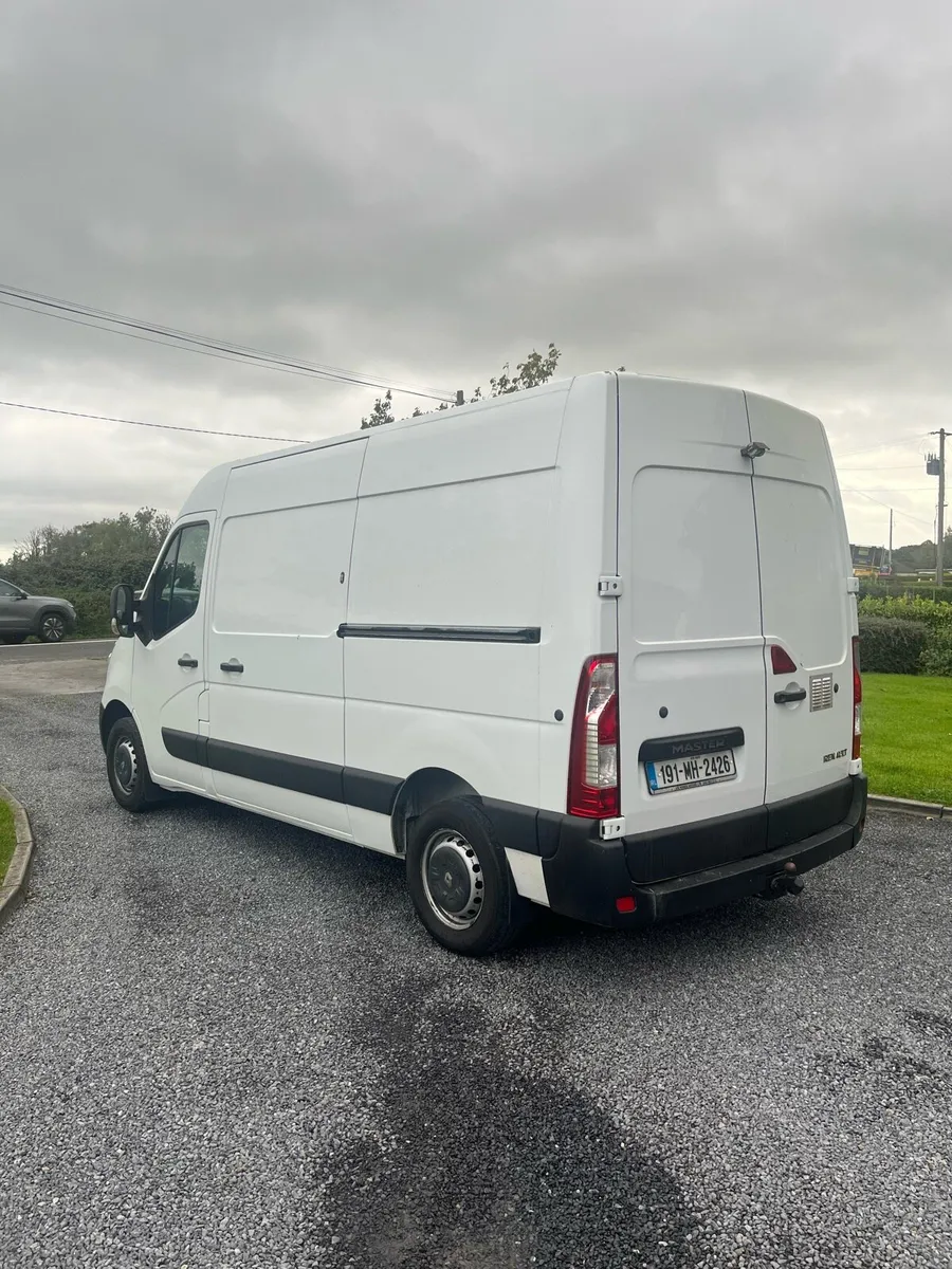 2019 Renault Master - Image 3