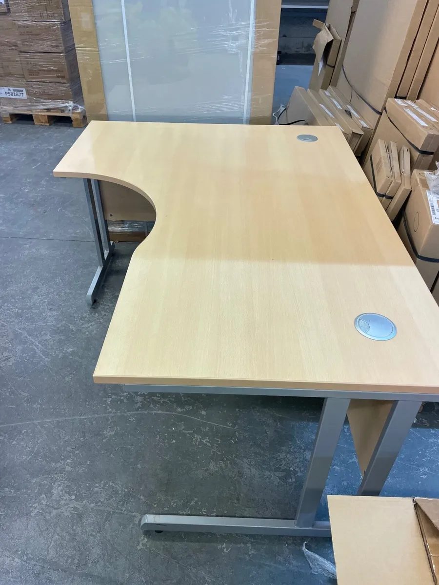 Office desk - Image 1