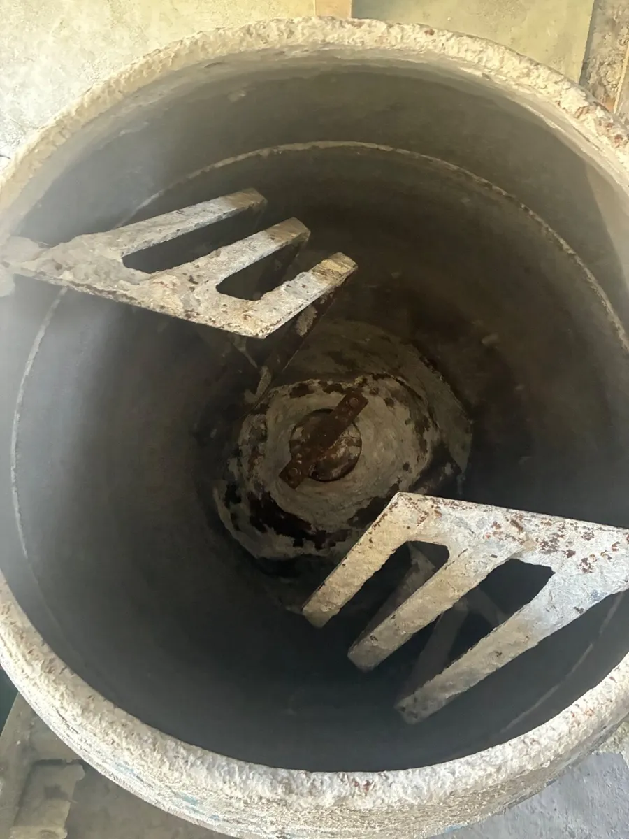 3 barrow diesel mixer - Image 2