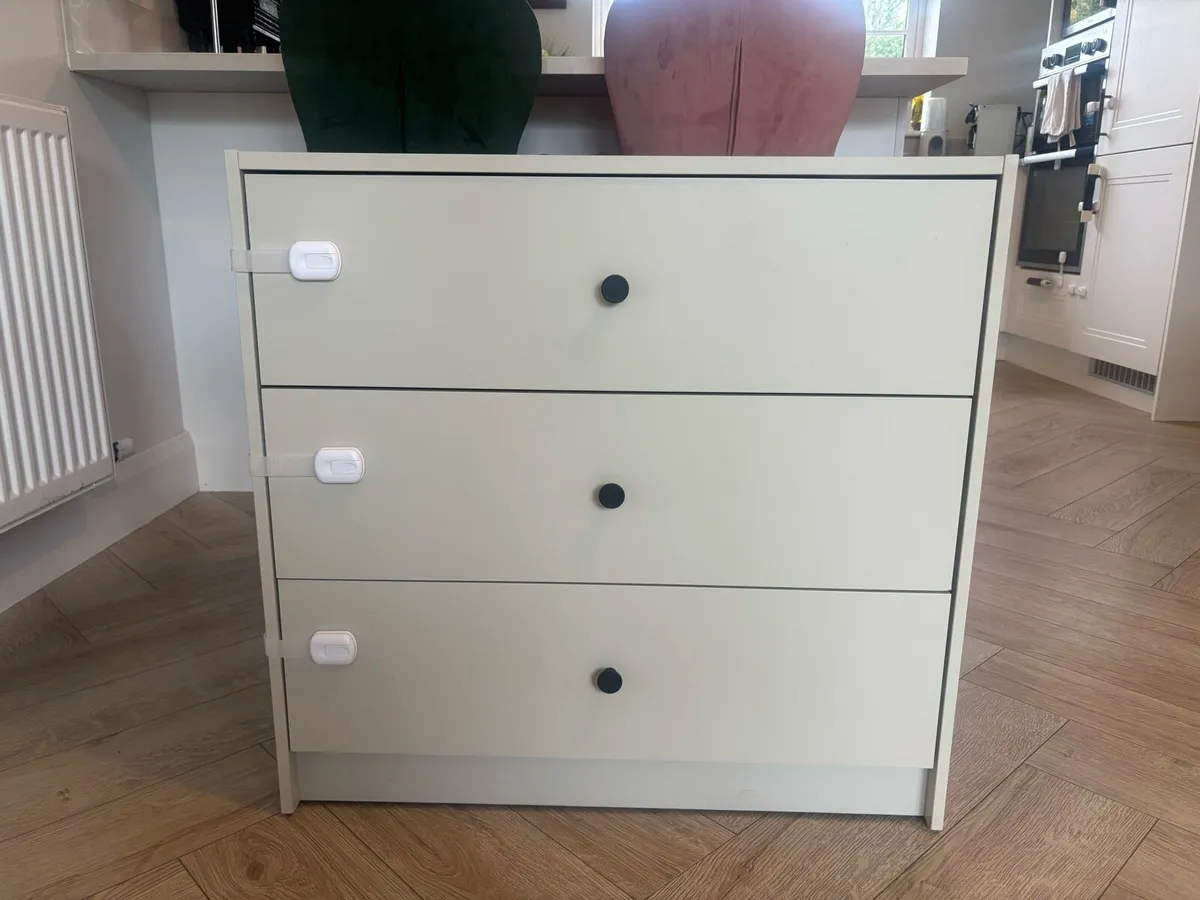 3 Drawer Dresser - Image 2