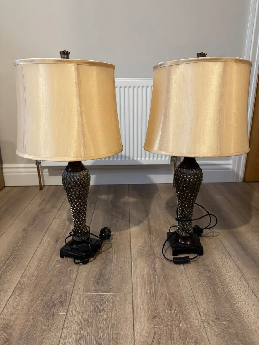 2 x Matching Lamps - Image 1
