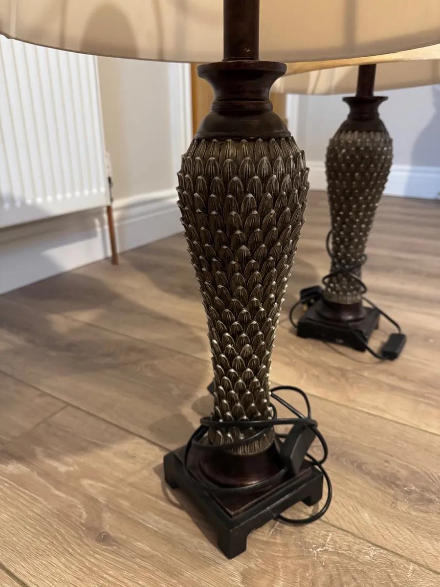 2 x Matching Lamps - Image 2