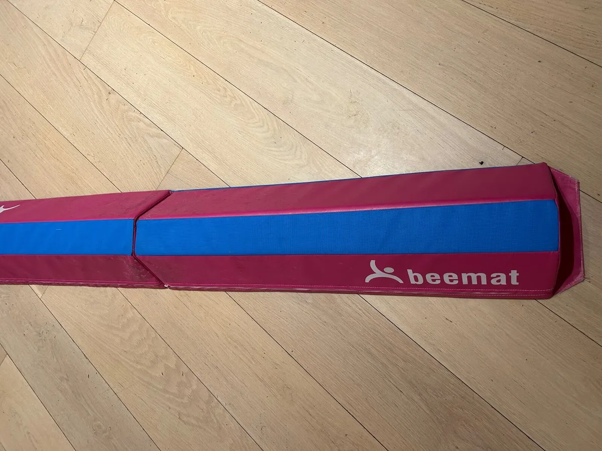 Beemat folding balance beam in pink 2m long - Image 2