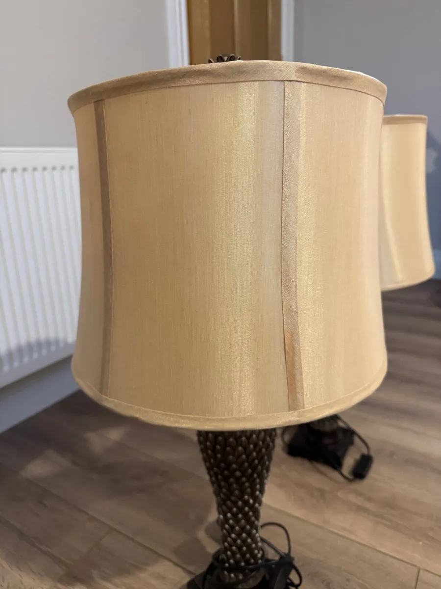2 x Matching Lamps - Image 3