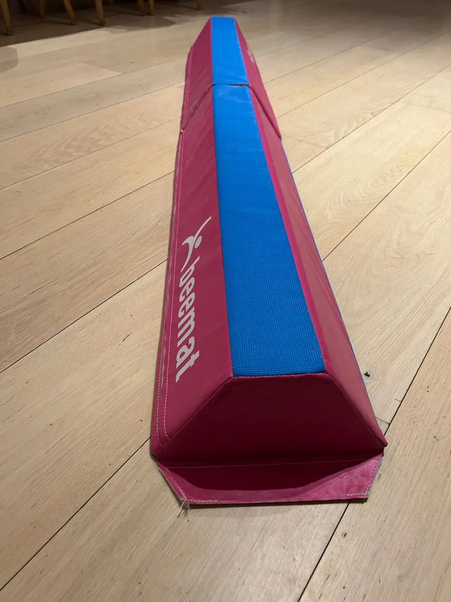 Beemat folding balance beam in pink 2m long - Image 1
