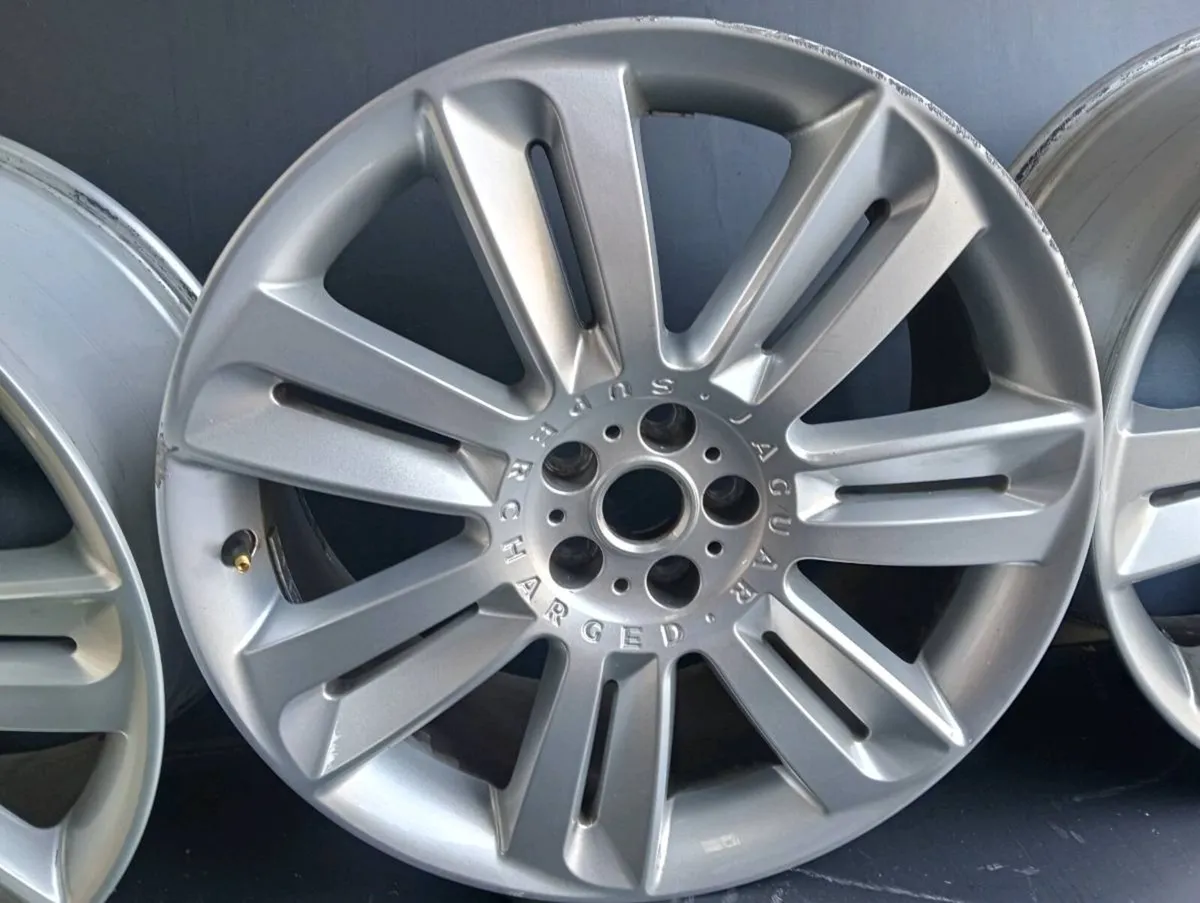 Jaguar 20" Supercharged Alloy wheels. - Image 4