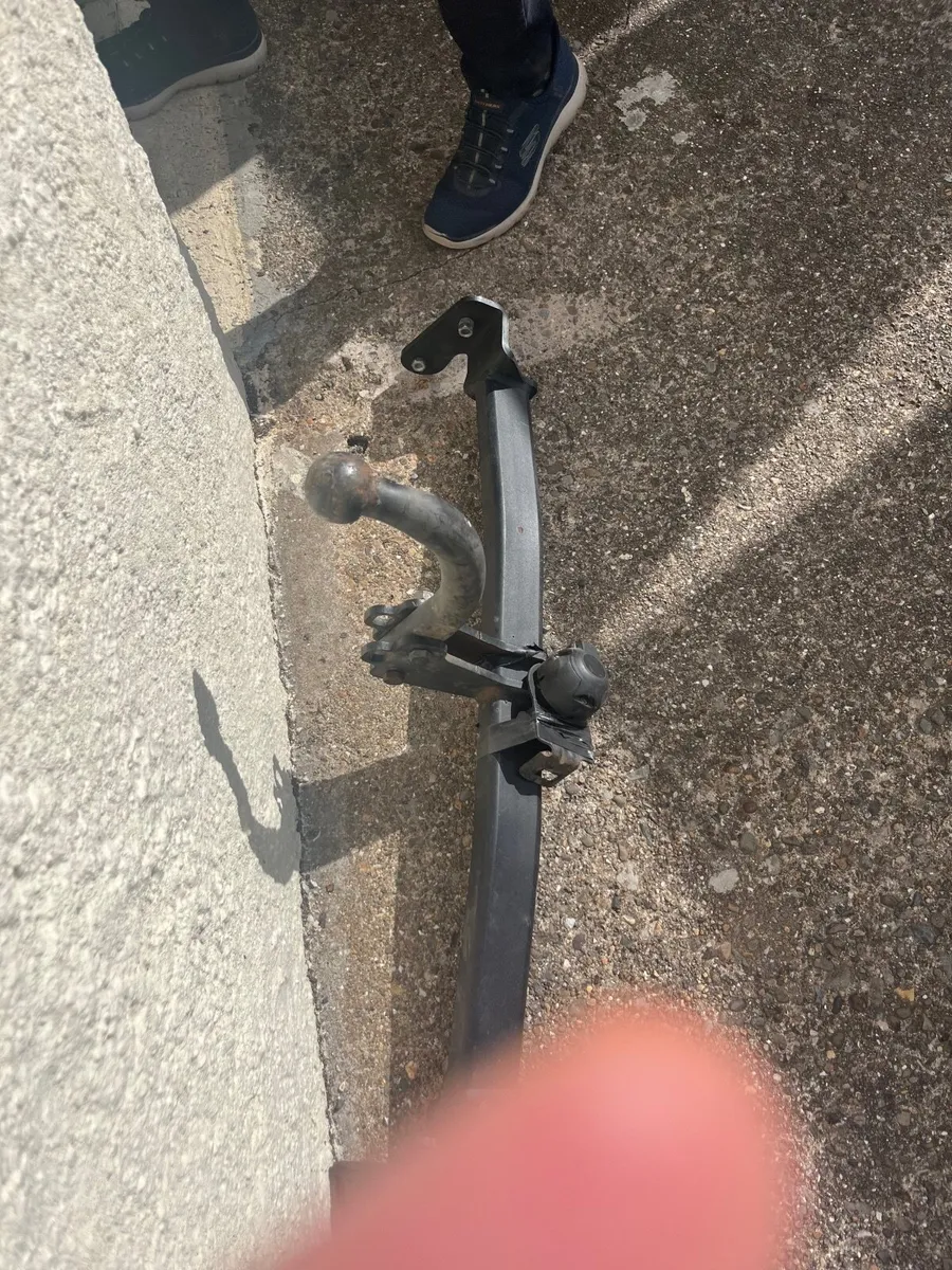 Tow bar for Renault captur - Image 2