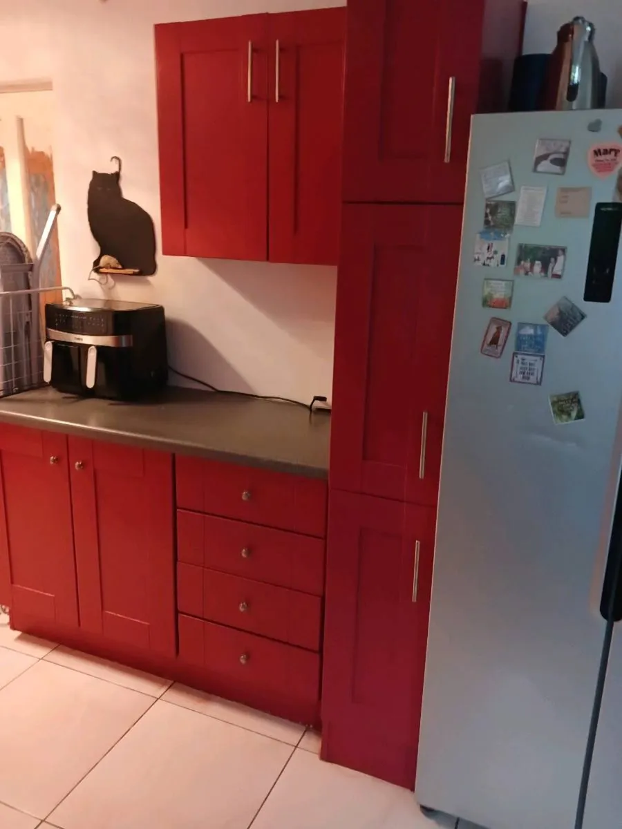 Fitted  kitchen - Image 2