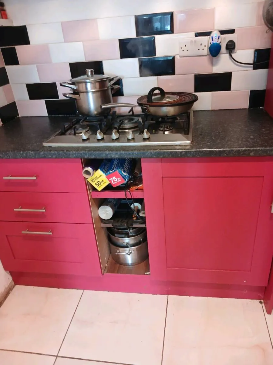 Fitted  kitchen - Image 4