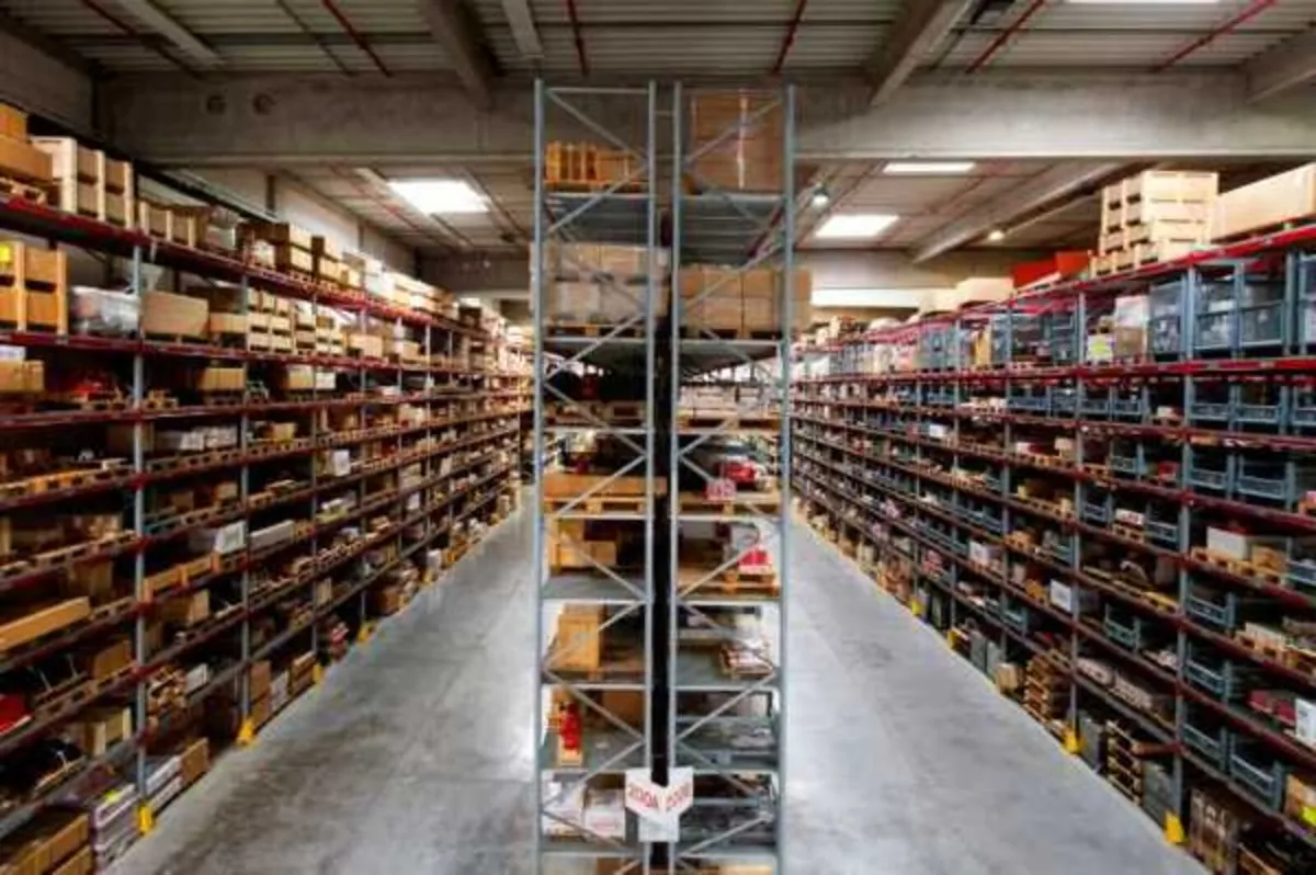 CASE & MANITOU PARTS • SALES • SERVICE - Image 3