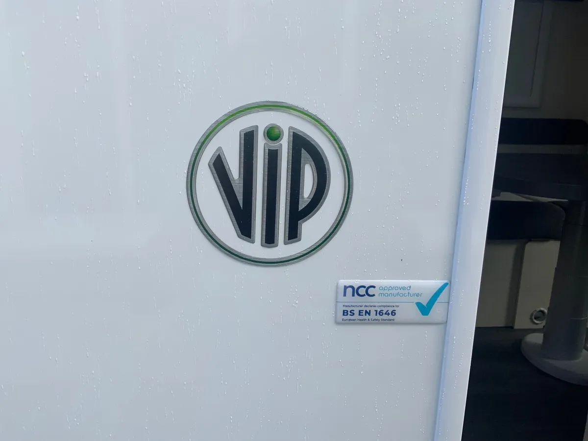 CHAUSSON 520 VIP 2021. 8900mls - Image 2