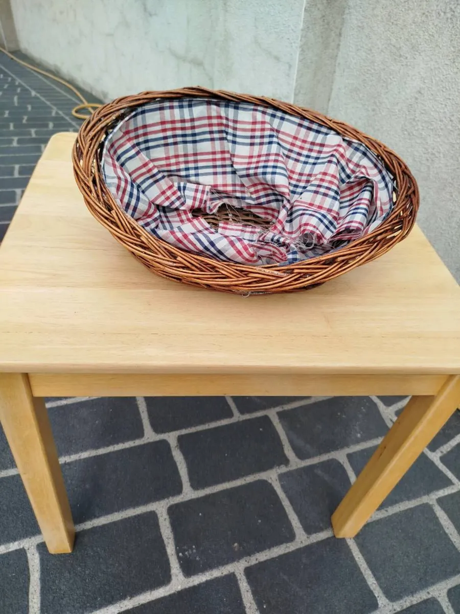 Child's desk - Image 4