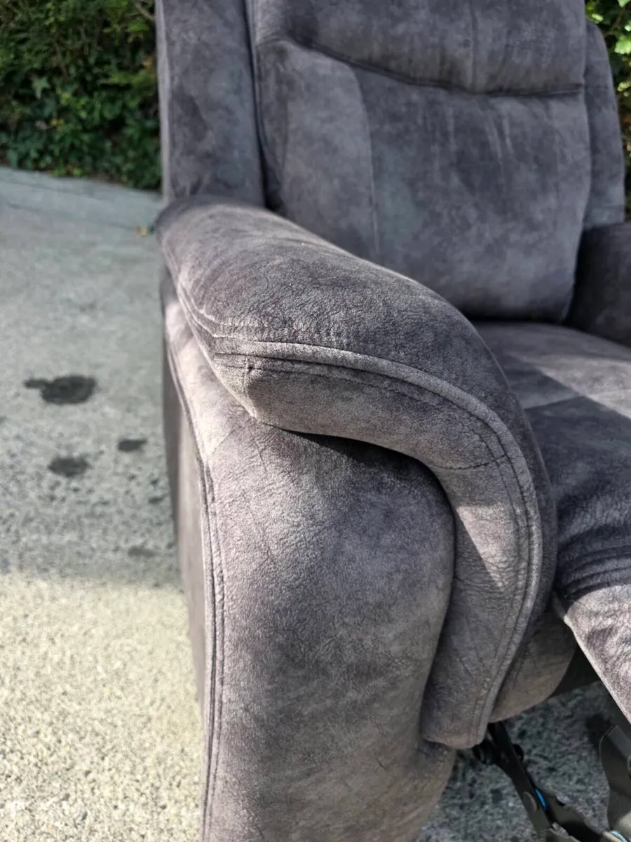 New fabric sofa - Image 1