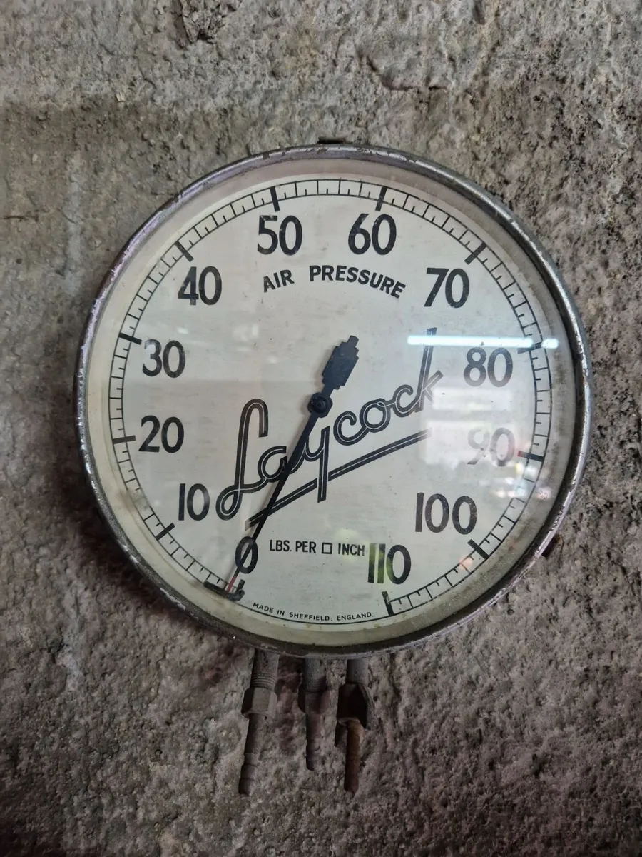 Collector's air pressure gauge - Image 3