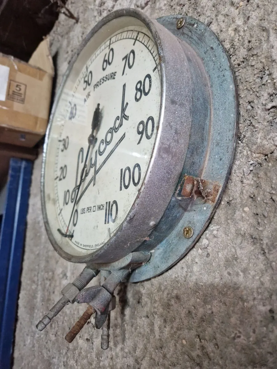Collector's air pressure gauge - Image 4