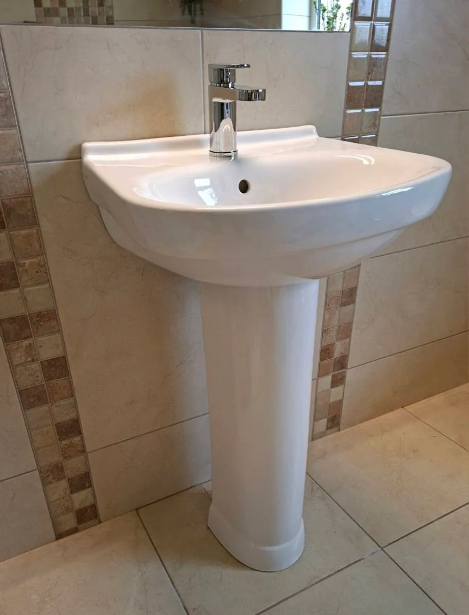 Sonas sink & pedestal with MyLife tap - Image 1