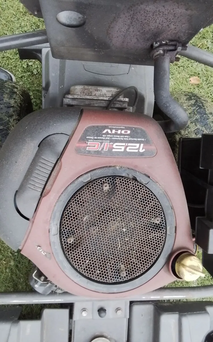 Ride on mowers - Image 2