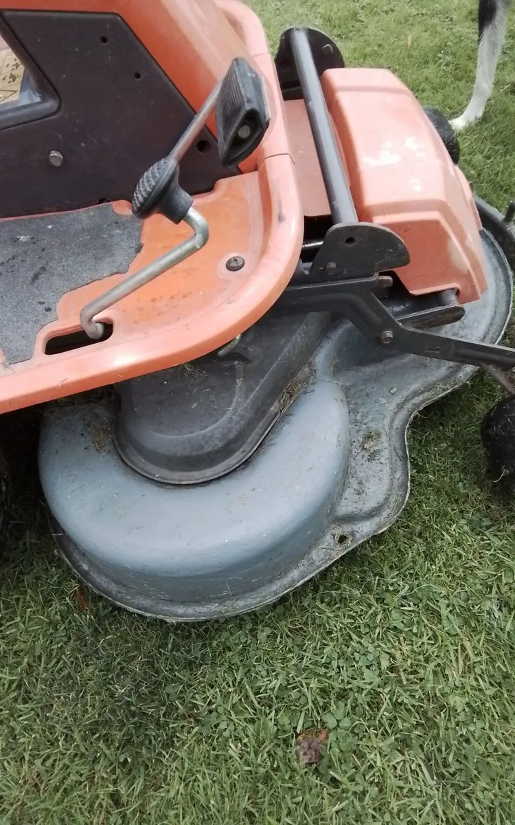 Ride on mowers - Image 3