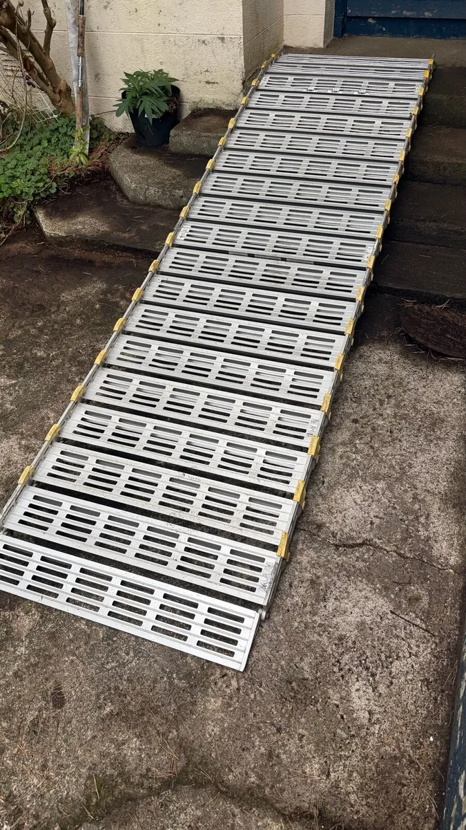 Rollaramp Portable Ramp 10FT(3.06m) x 30” - Image 1