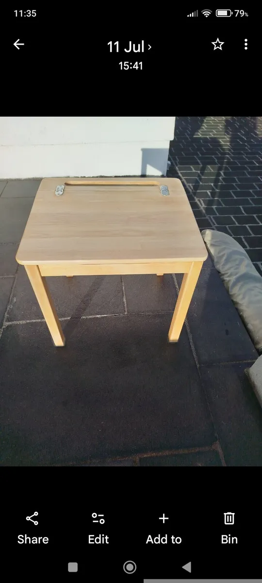 Child's desk - Image 1