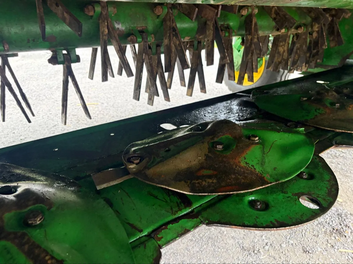 John Deere 1365 Mower Conditioner 2019 - Image 2