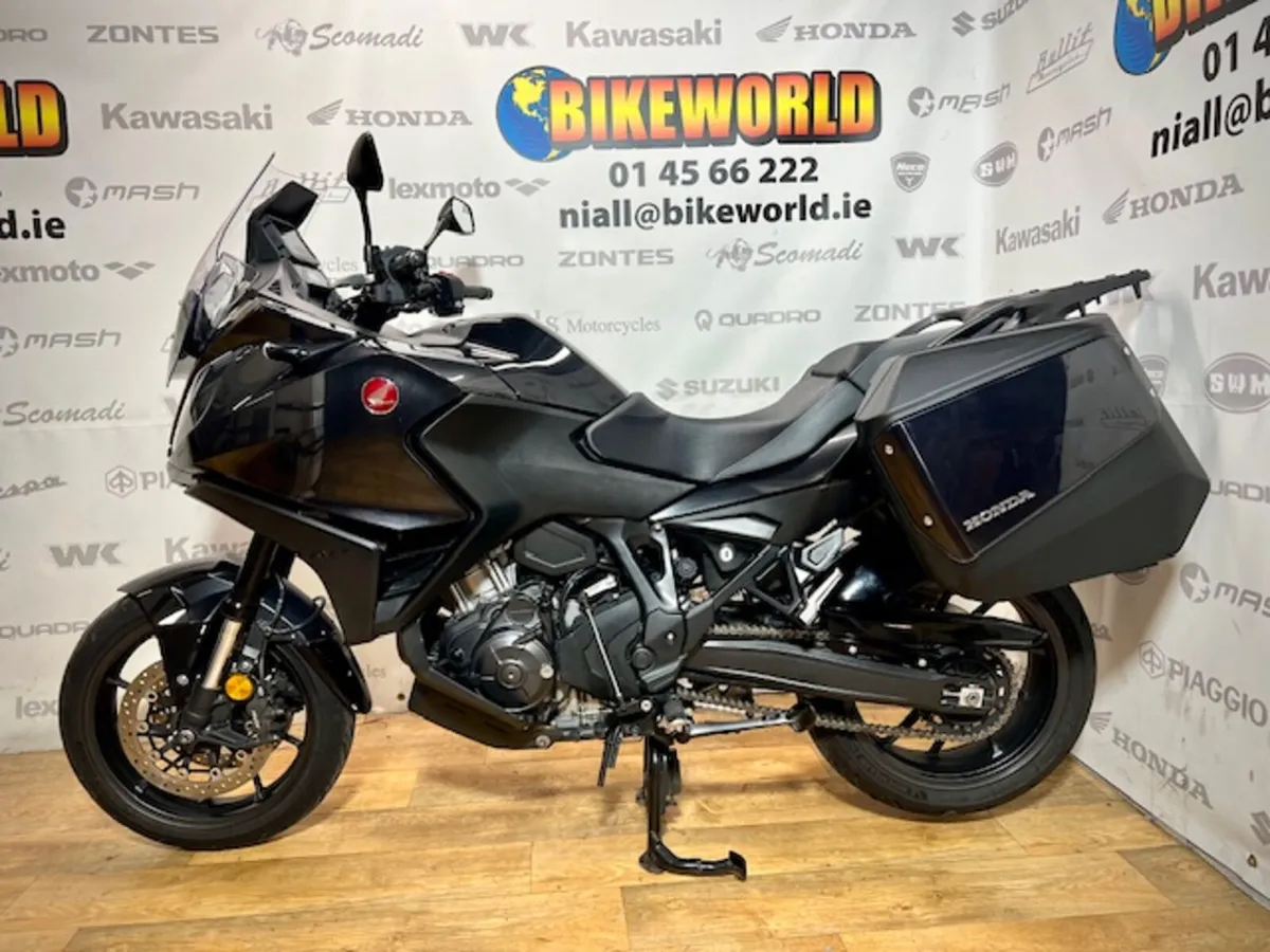 PRE-OWNED Honda NT1100 2022 - Image 3