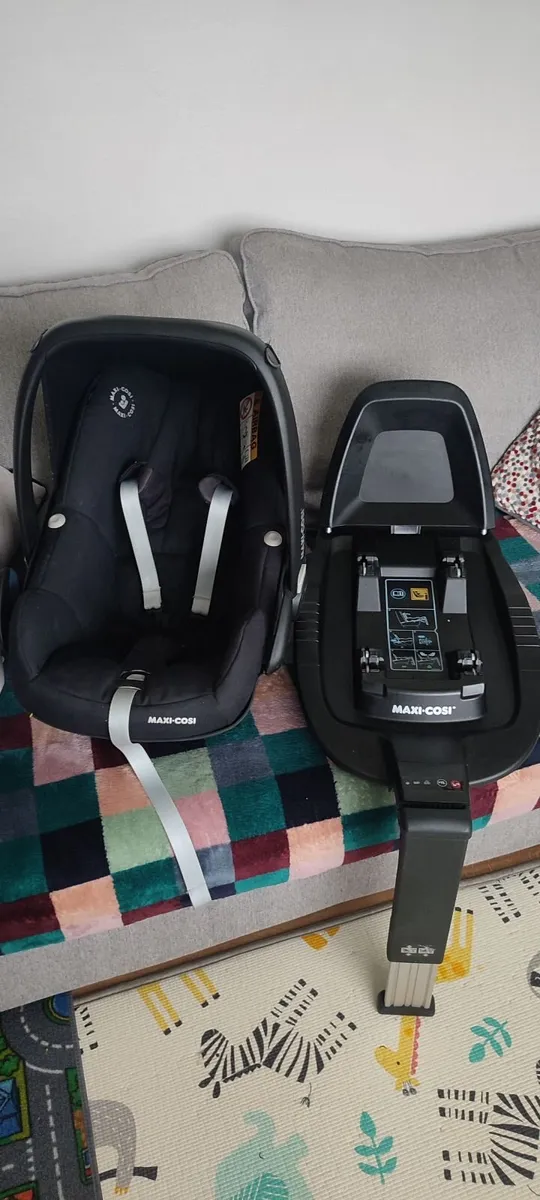 Car seat and iso fix bases - Image 1