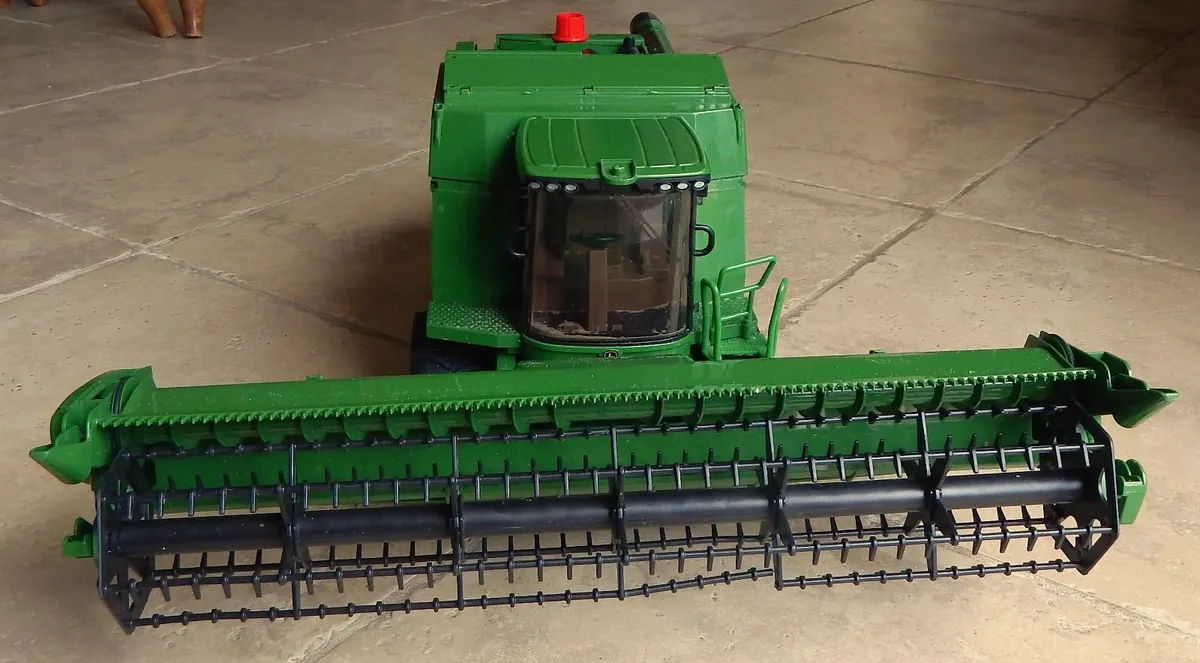 John Deere Toy Models of Combine and Tractor - Image 4