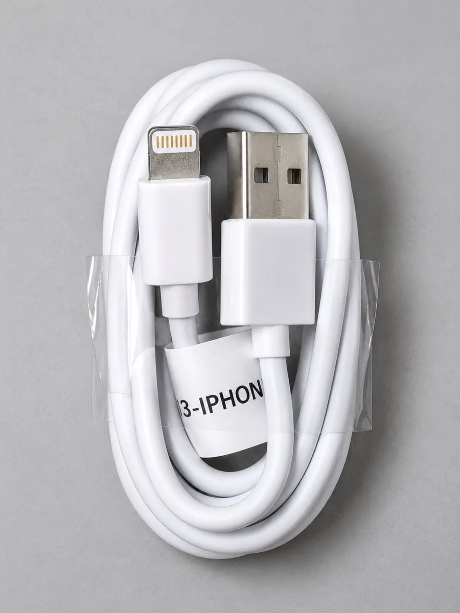 USB-A to Lightning / iPhone Charging Cable 1M - Image 1
