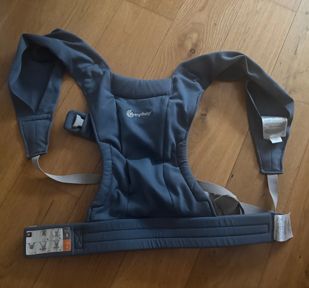 Ergobaby Embrace Newborn Carrier – Soft Navy – Nev - Image 3
