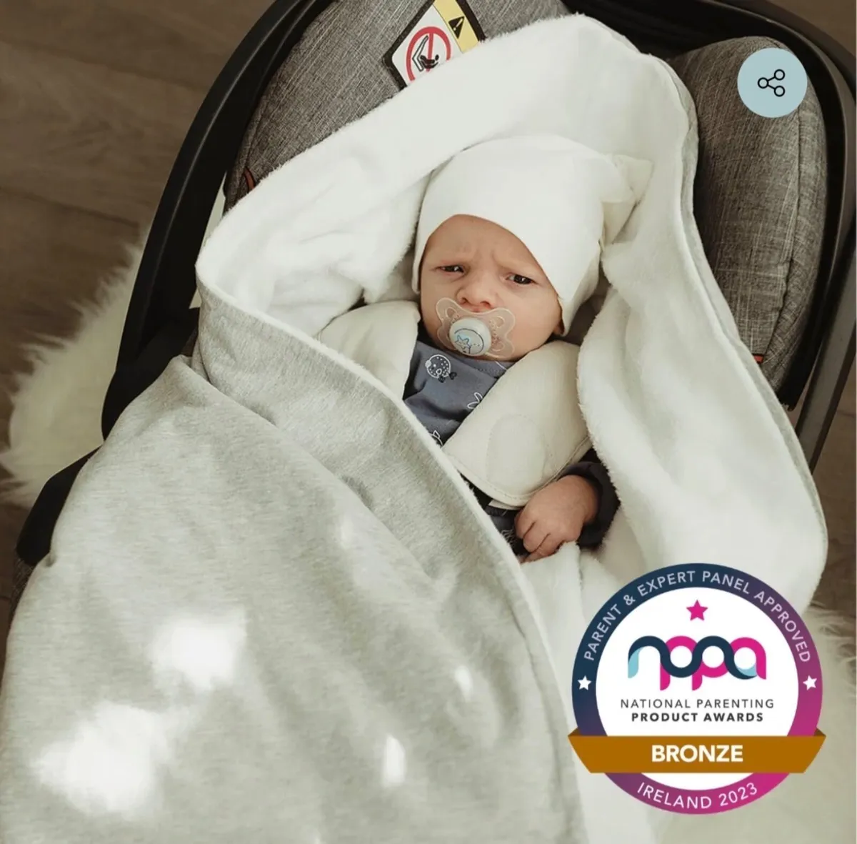 Green Lil & Izzy Car Seat Blanket - Image 1
