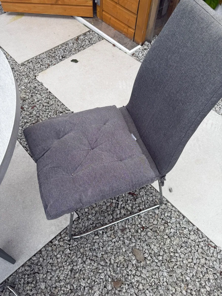 4 fabric Kitchen chairs - Image 3