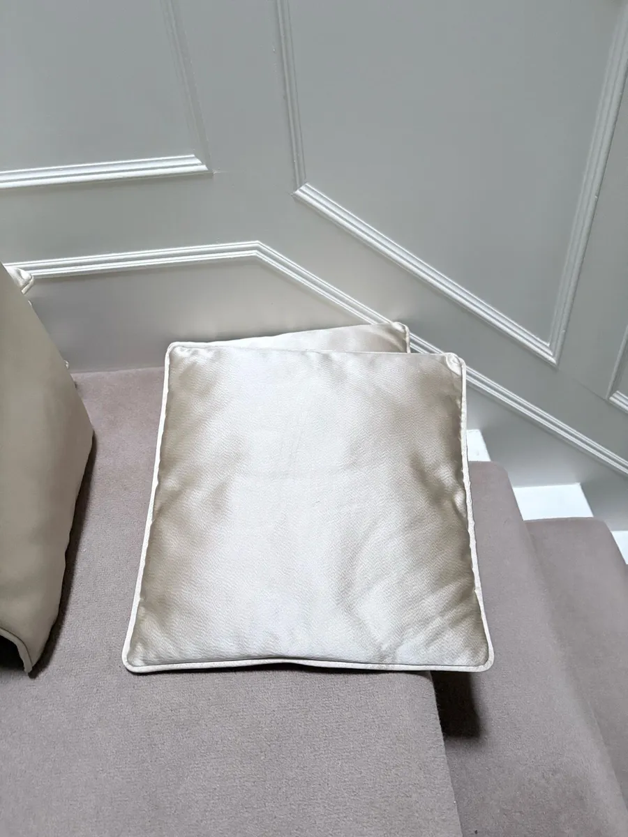 Cushions - Image 3