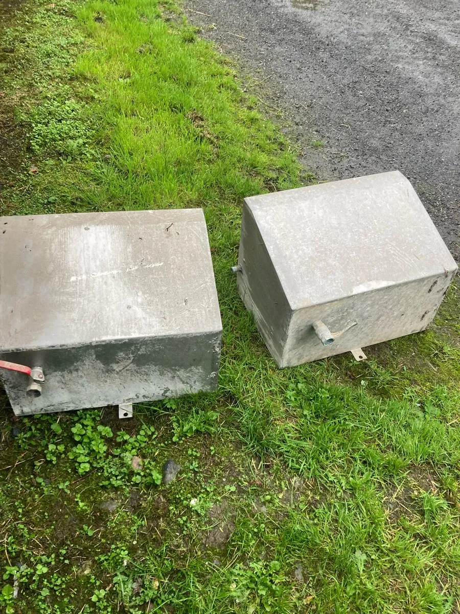 2 100 litre wash troughs - Image 1