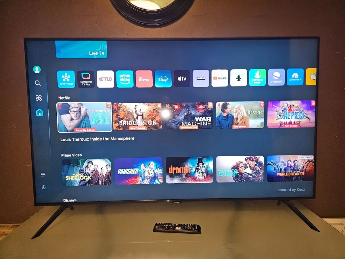 55" Samsung Crystal 4K Quantum HDR Smart TV - Image 2
