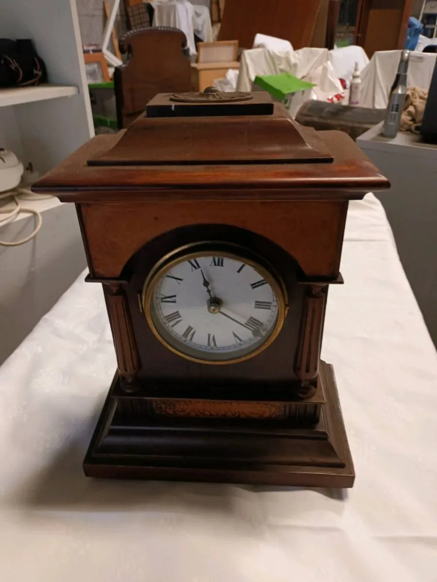 Mantle Clock