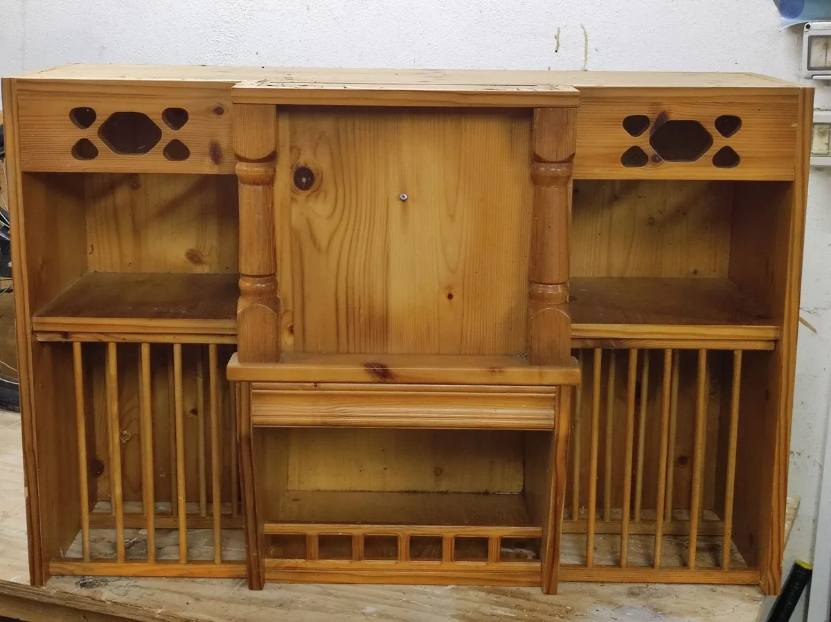Pine plate and clock kitchen unit
