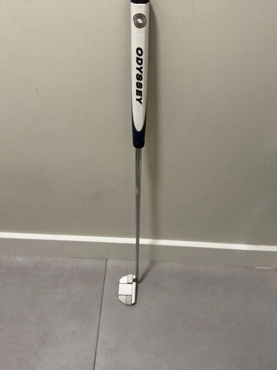 Golf putter excellent condition - Image 1