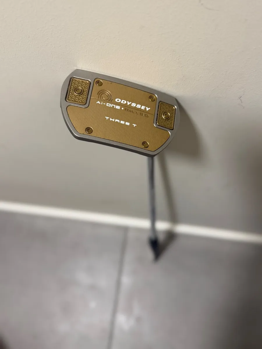 Golf putter excellent condition - Image 2