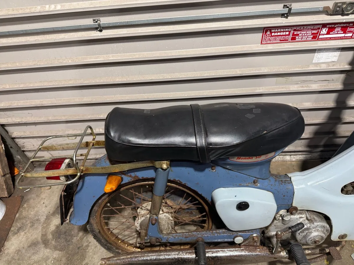 1965 Honda c100  Steptrough - Image 4