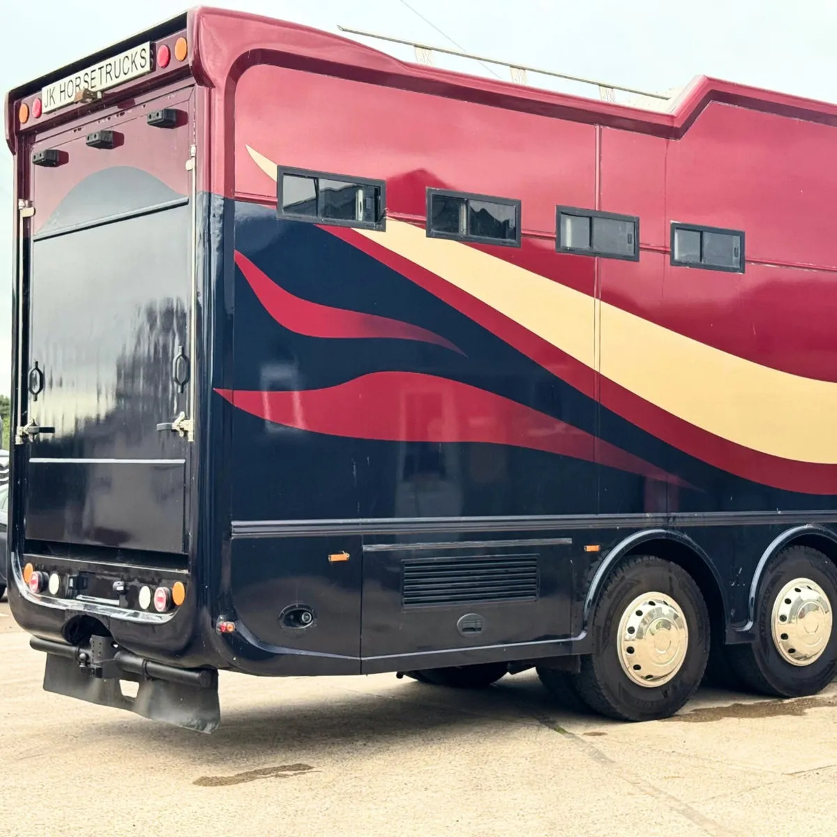2011 MAN TGS 18 400  Horsebox - Image 3