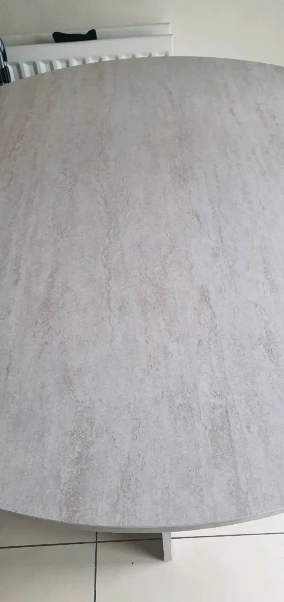 Dining table - Image 2