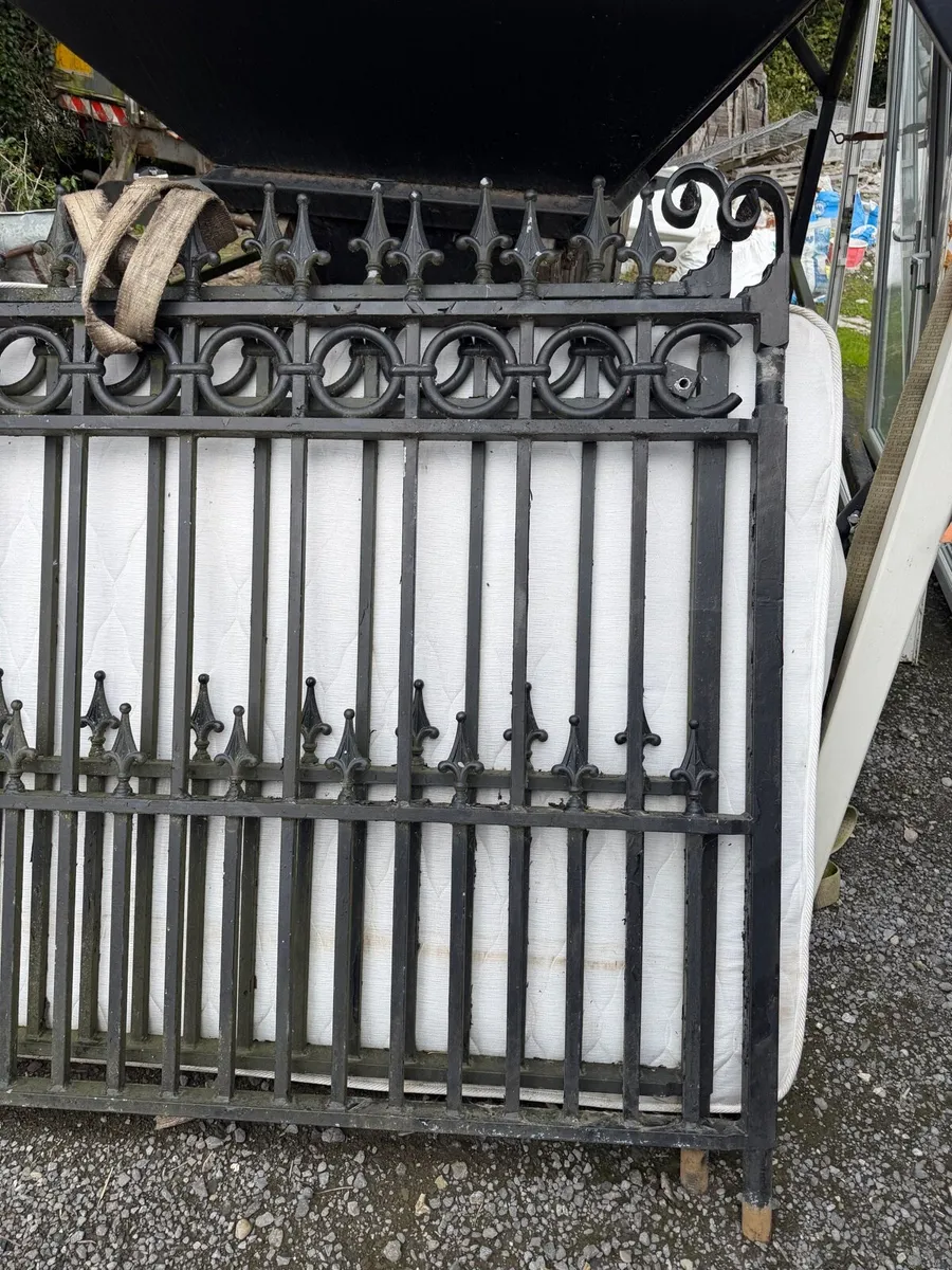 Gates - Image 3