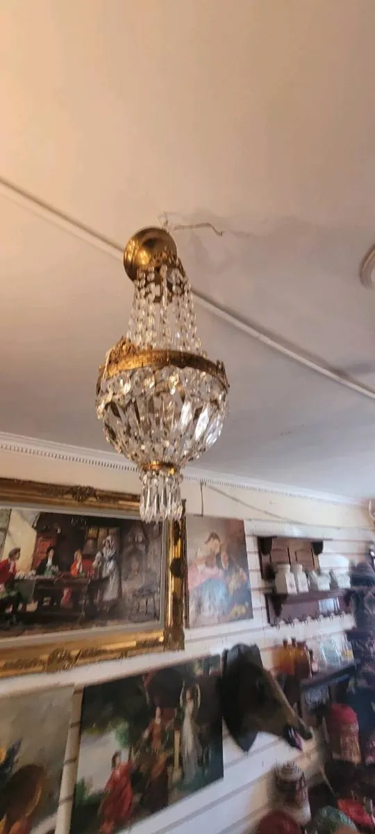 3 French crystal chandaliers 100 eu.each - Image 1