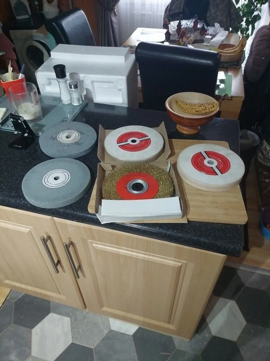 ston and aluminium oxide 8 inch wheels plus new wire wheek - Image 1